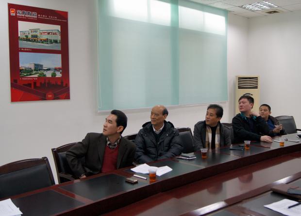 图8、点票、记票、宣布效果，，，，，，评委们都在主要注视着优异专卖店名单的出炉