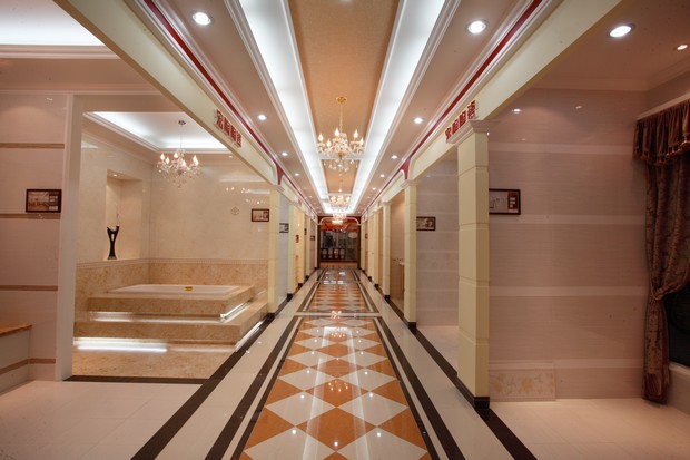 图11、2011年度广东汕头云顶集团优异专卖店（选登）